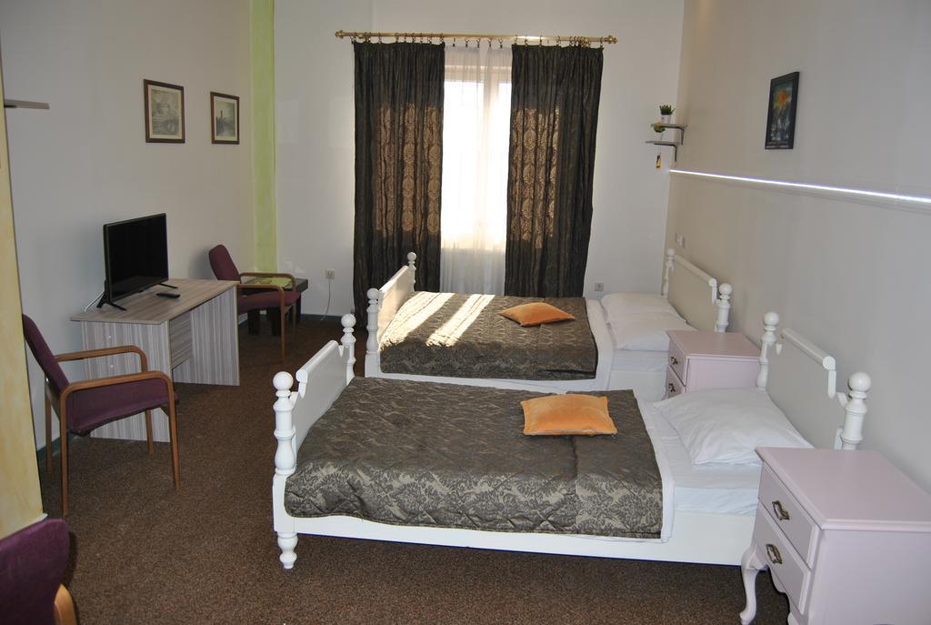 Hotel Italia 3*